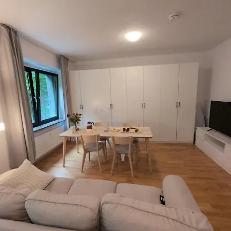 3 Rooms 3 Beds Apartment in Düsseldorf Center * Düsseldorf